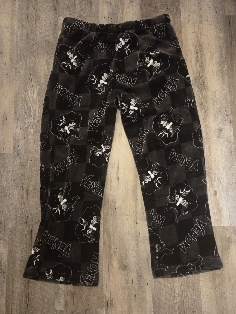 Marvel Venom Black & White Cozy Fleece Sweatpants